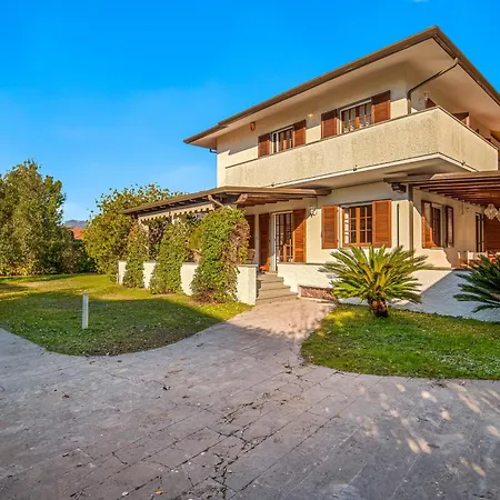 Вилла Estiva A Dei Marmi - Vivere Housing Форте-деи-Марми